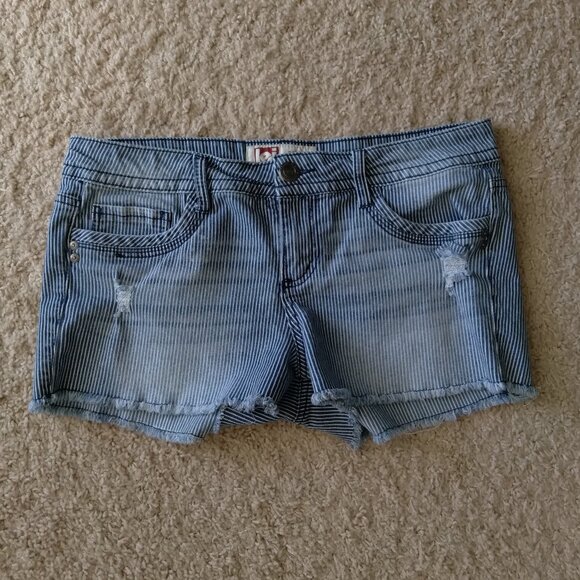 Vintage L.E.I./Lei Ashley Low Rise Blue Striped Distressed Denim Shorts - Picture 1 of 4